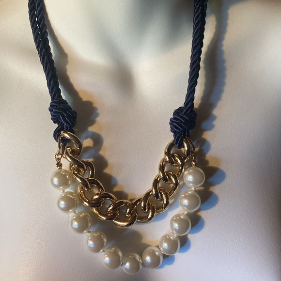 Necklace - Picture 1 of 3